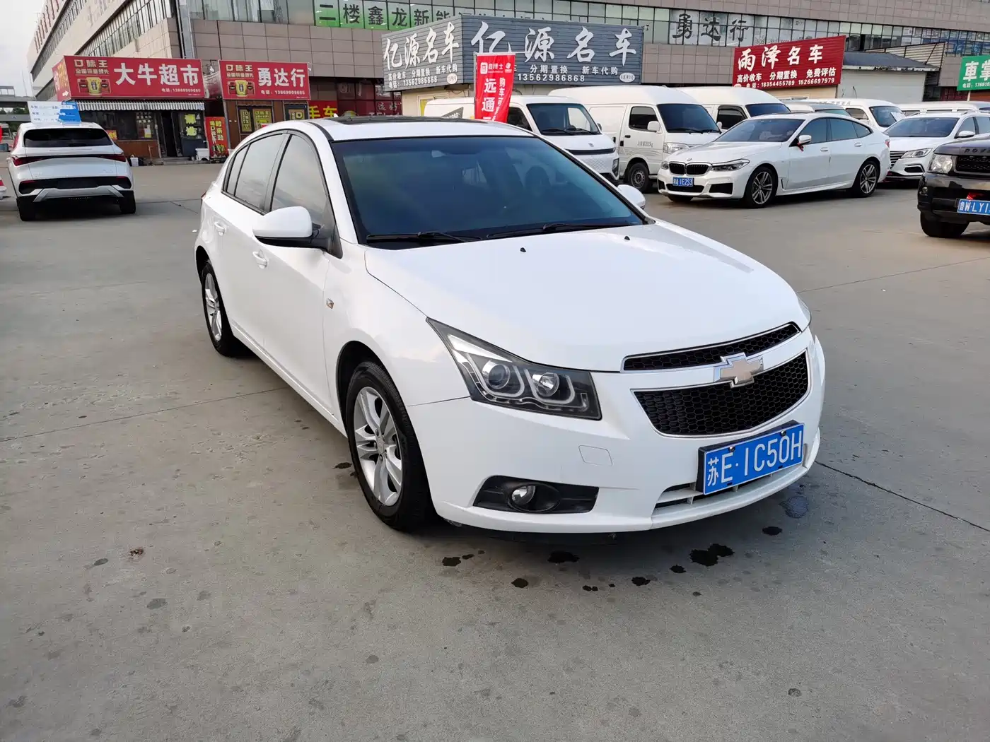Chevrolet Cruze 2015 Hatchback 1.6L Automatic Comfort фото 3