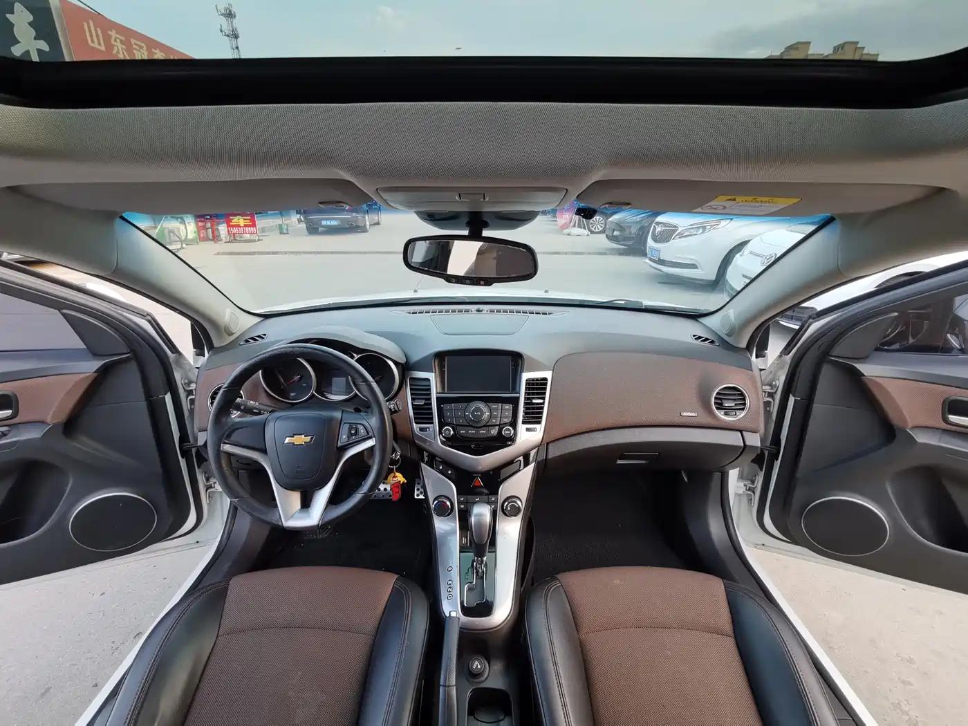Chevrolet Cruze 2015 Hatchback 1.6L Automatic Comfort фото 9