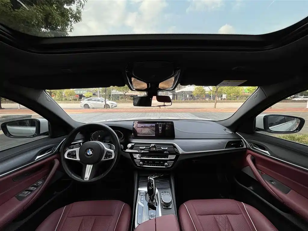 BMW 5 Series 2022 Facelift 530Li Leading M Sport Package фото 5