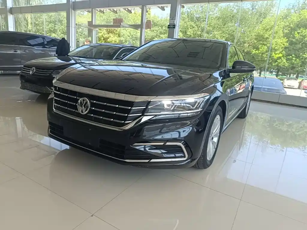 Фото 1 - Volkswagen Passat
