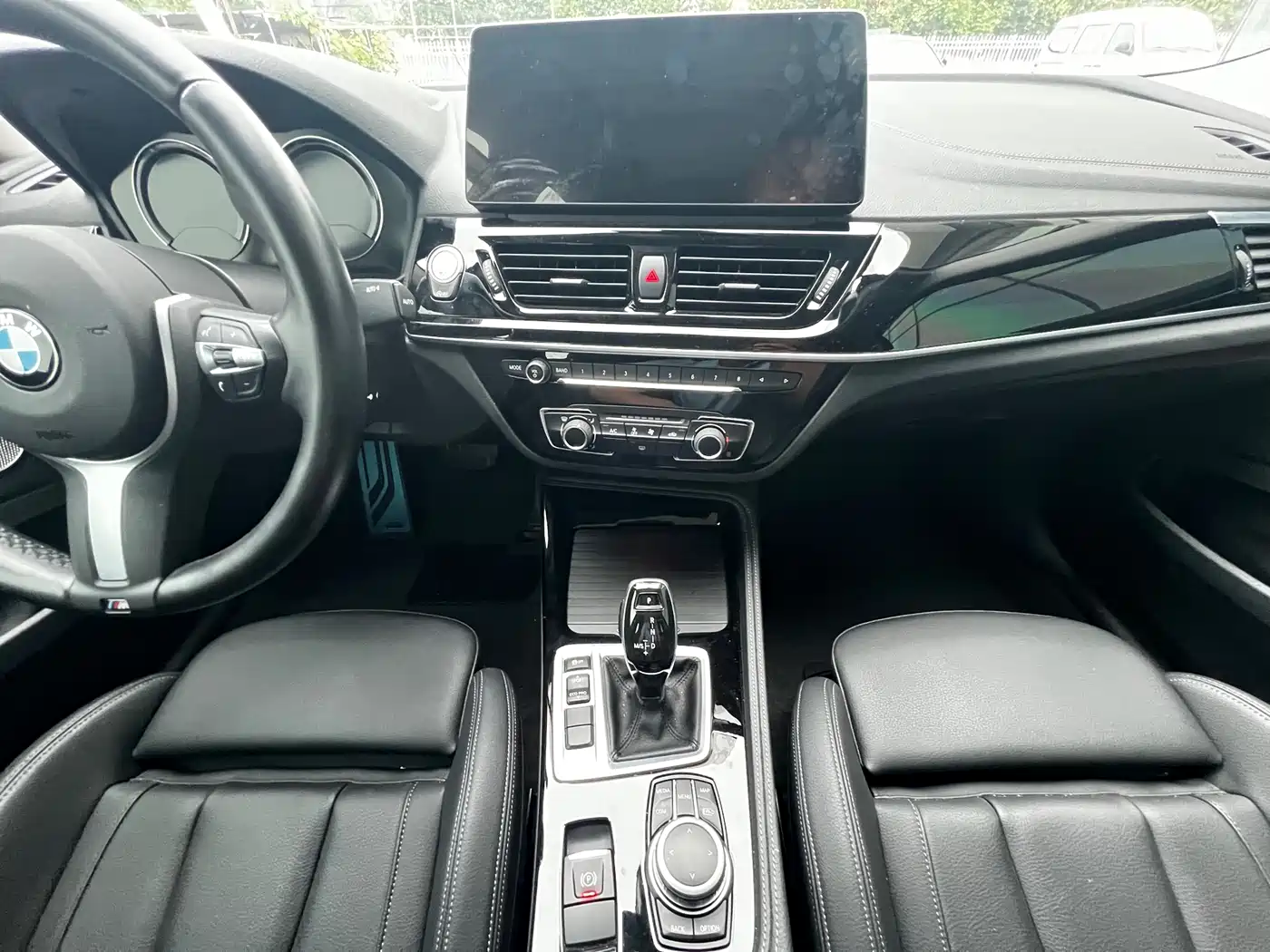 BMW 1 Series 2022 125i M Sport Shadow Edition фото 6