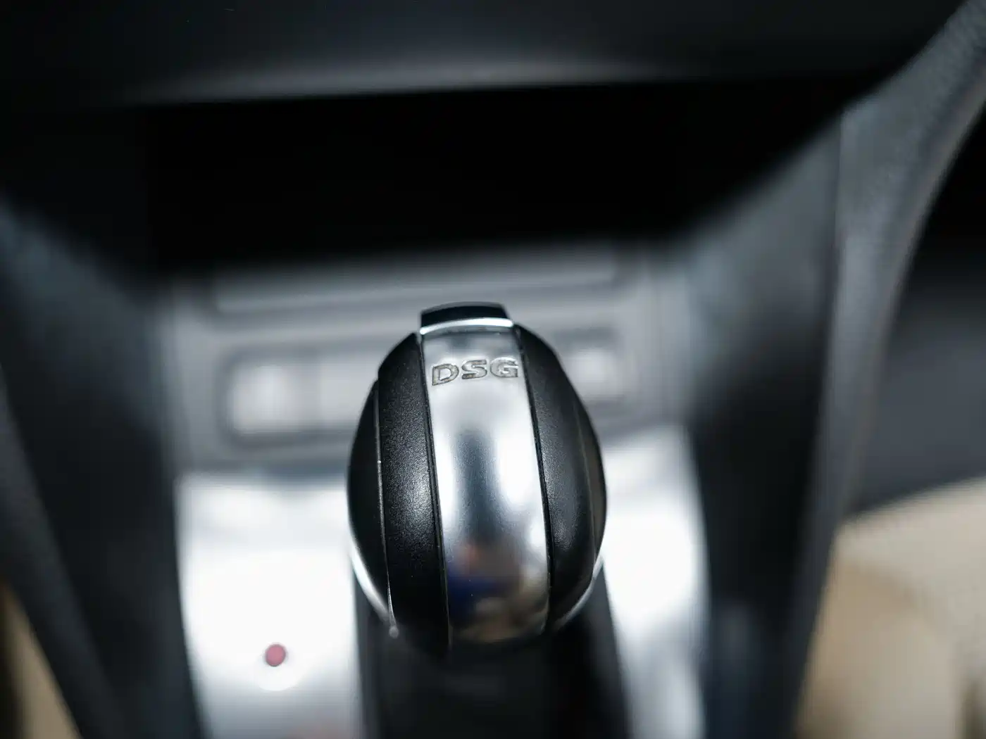 Volkswagen Golf 2011 Model 1.6 Automatic Comfort фото 10