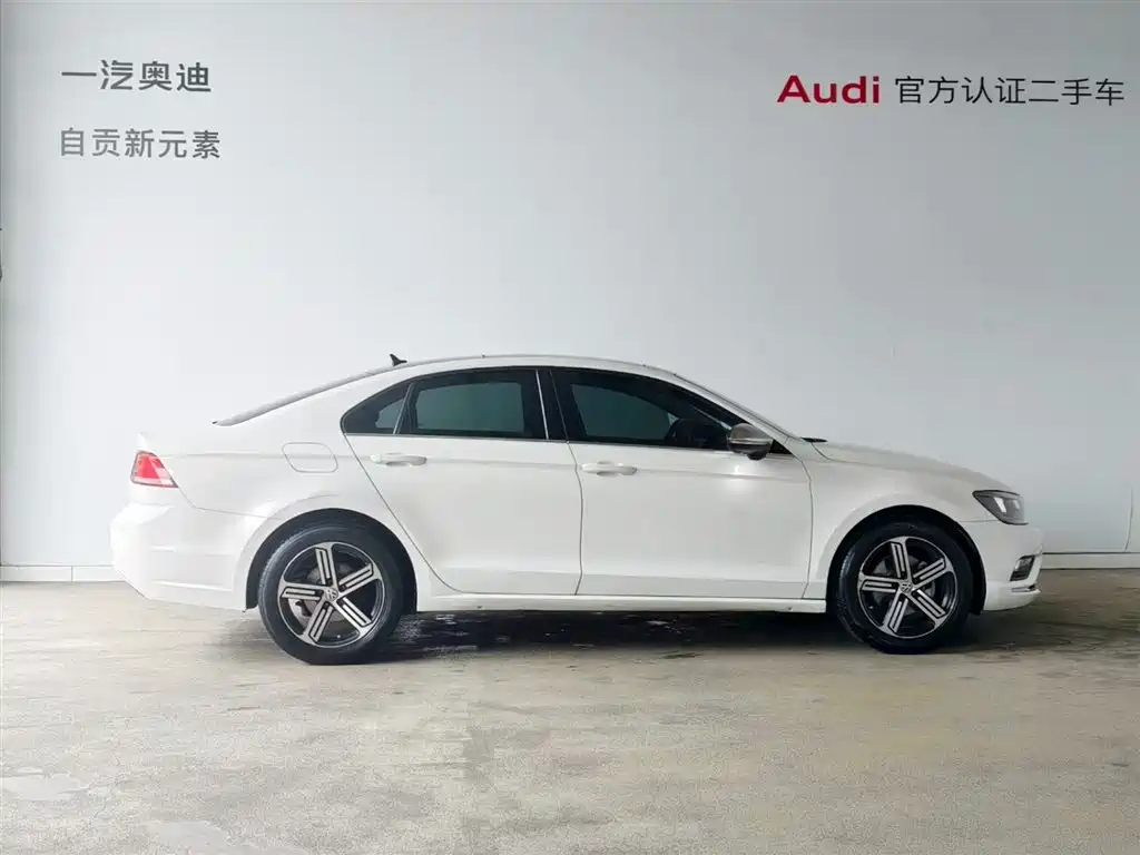 Volkswagen Lamando 2015 280TSI DSG Comfort фото 2