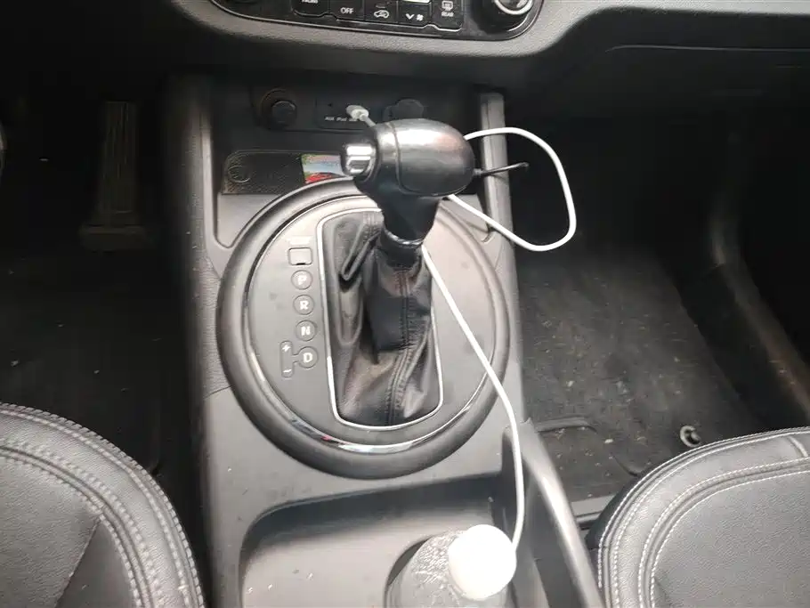 Kia Sportage 2012 2.0L Automatic 2WD NAVI Edition фото 16