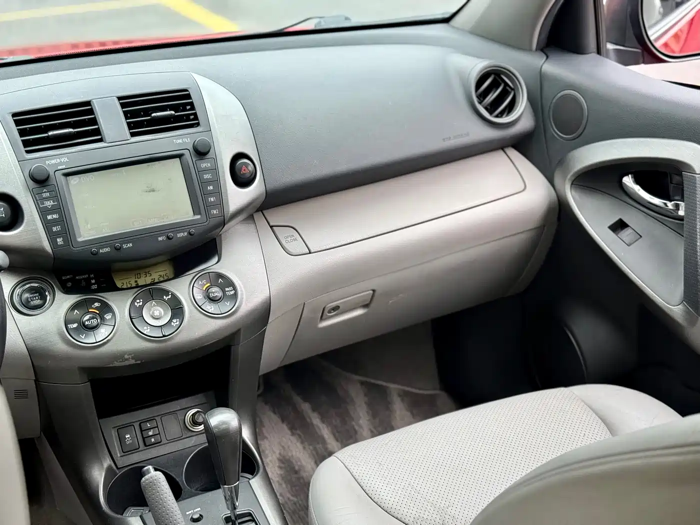 Toyota RAV4 Rongfang 2009 2.4L Automatic Luxury Navigation Edition фото 19