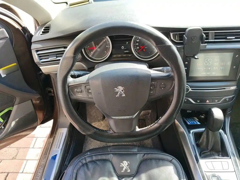 Фото 12 - Peugeot 408