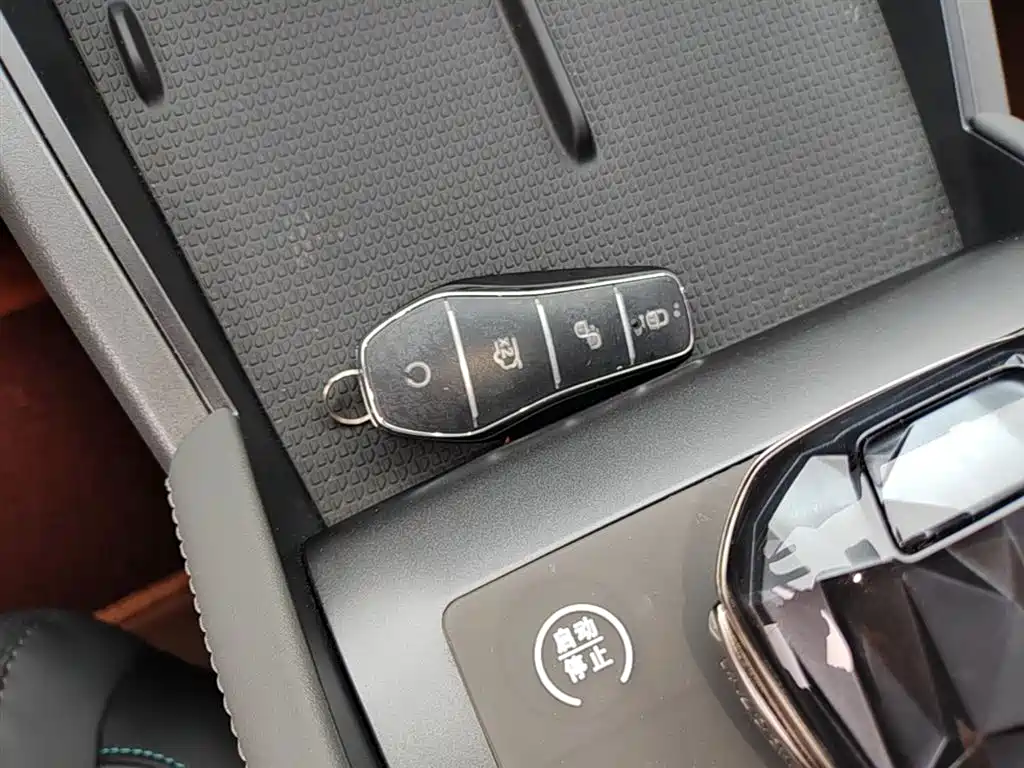 BYD Qin L 2025 DM-i Smart Drive Edition 80KM Leading фото 9