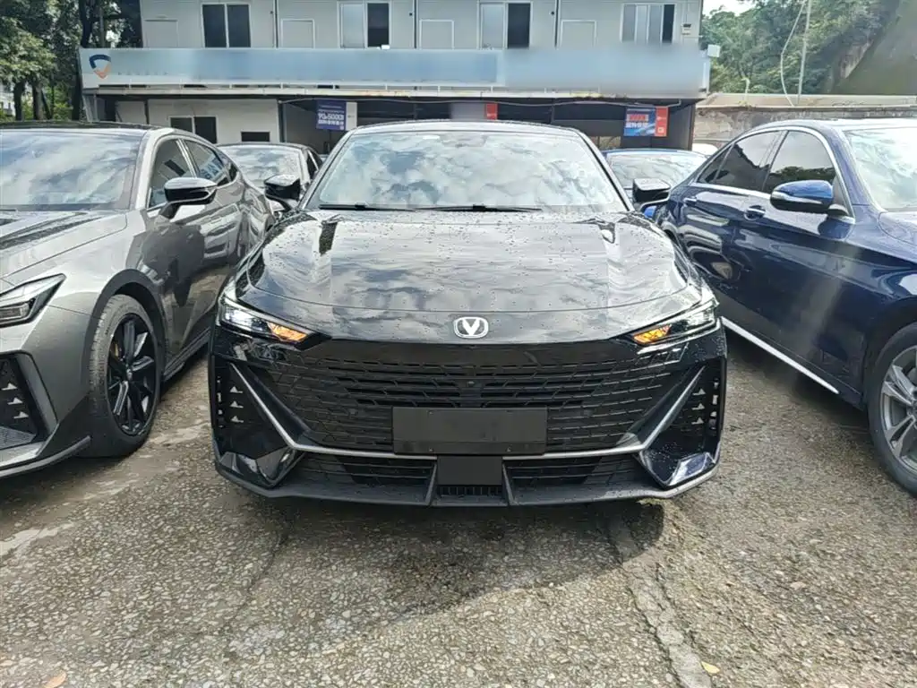 CHANGAN UNI-V