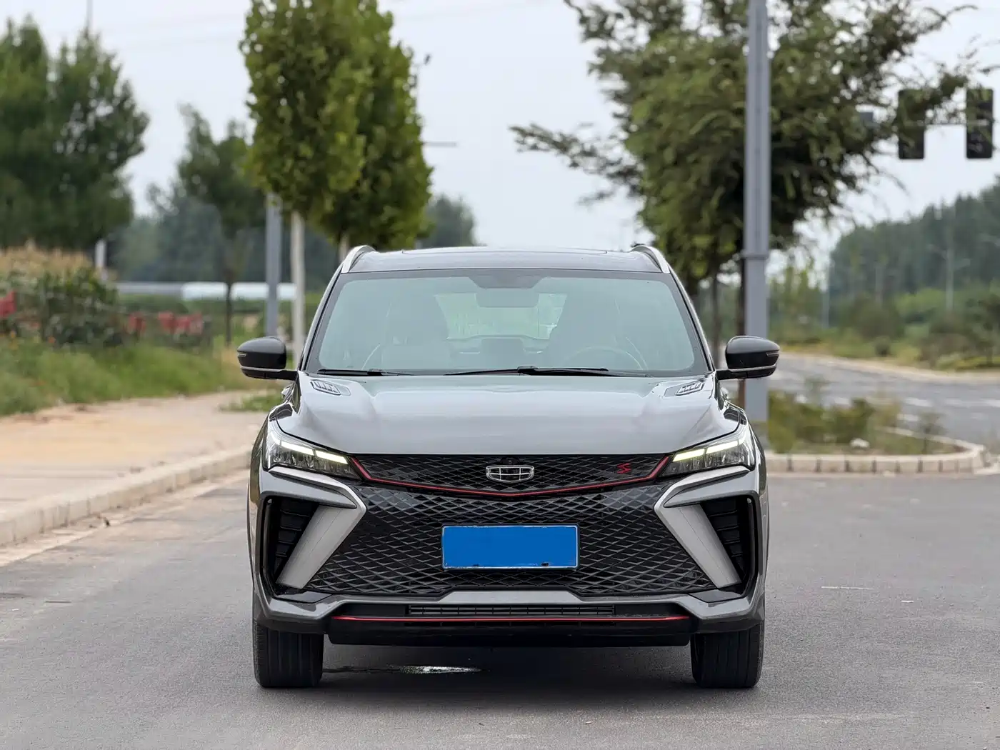 Фото 2 - Geely Binyue