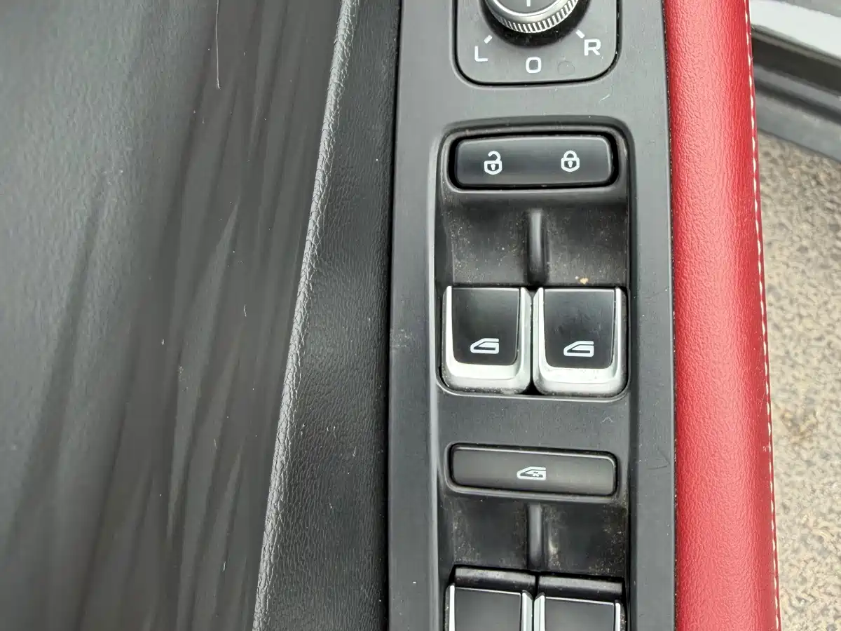 Фото 29 - Geely Binyue