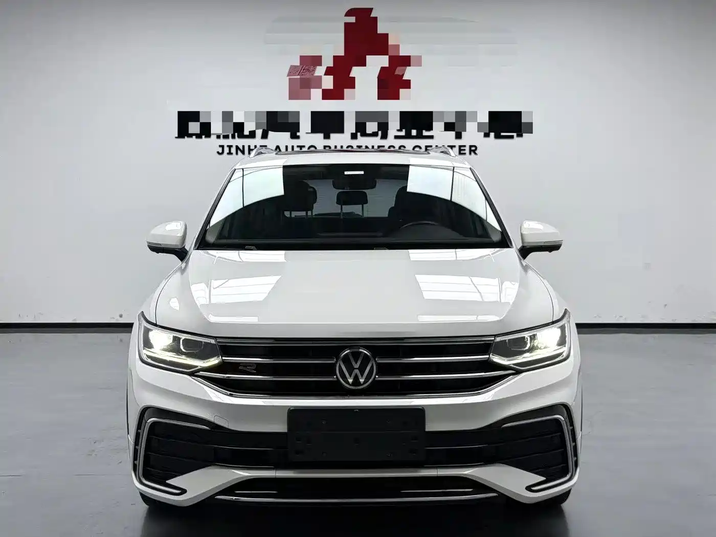 Volkswagen Tiguan L 2022 330TSI Auto 2WD R-Line Premium Edition фото 2