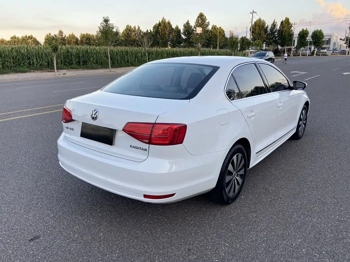 Фото 4 - Volkswagen Sagitar