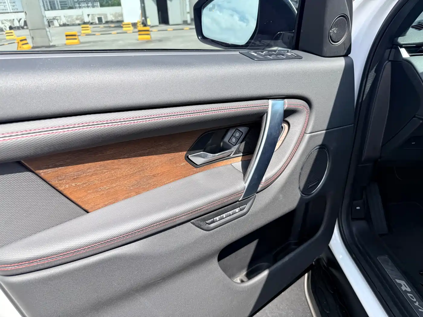Land Rover Discovery Sport 2023 249PS R-Dynamic SE Performance Technology Version фото 19