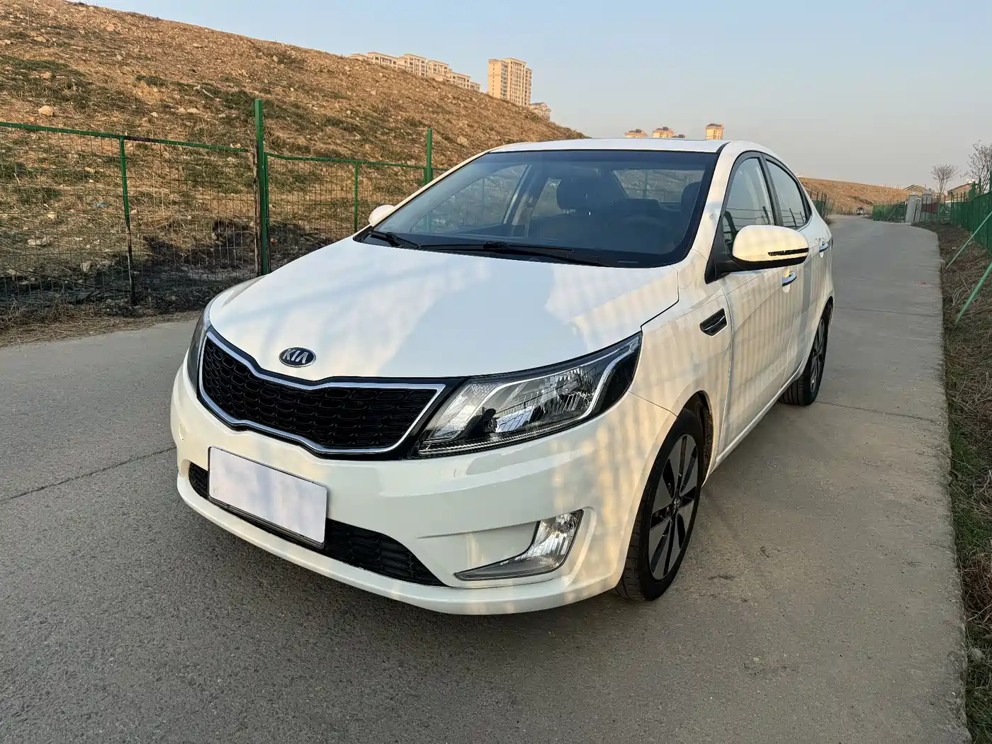 Kia K2 2012 Sedan 1.6L AT Premium Commemorative Edition