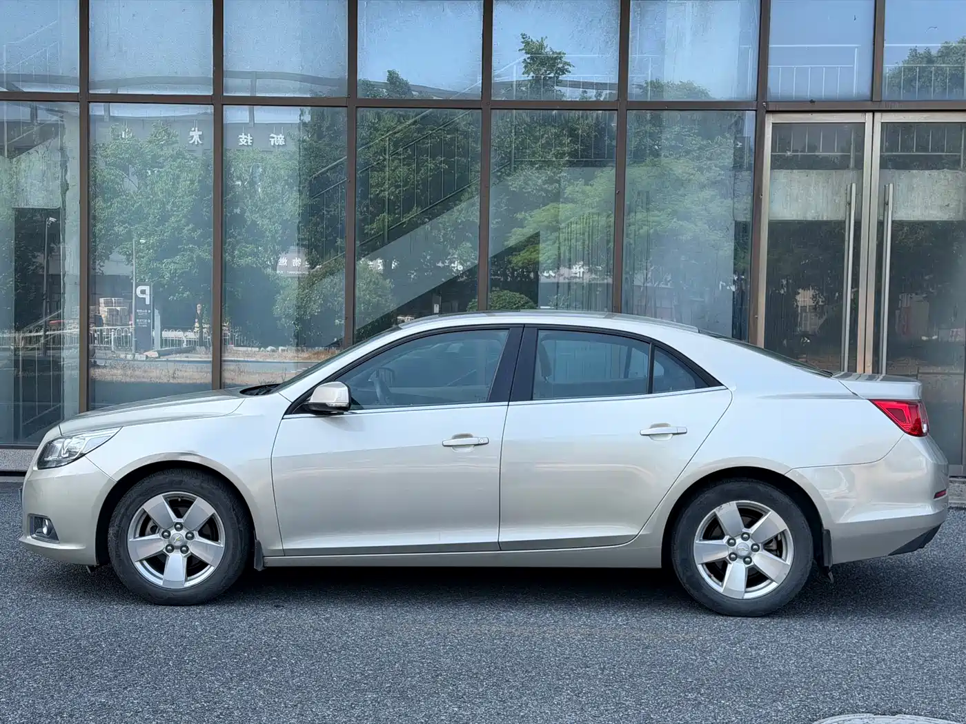 Chevrolet Malibu 2012 2.0L Automatic Comfort Edition фото 3