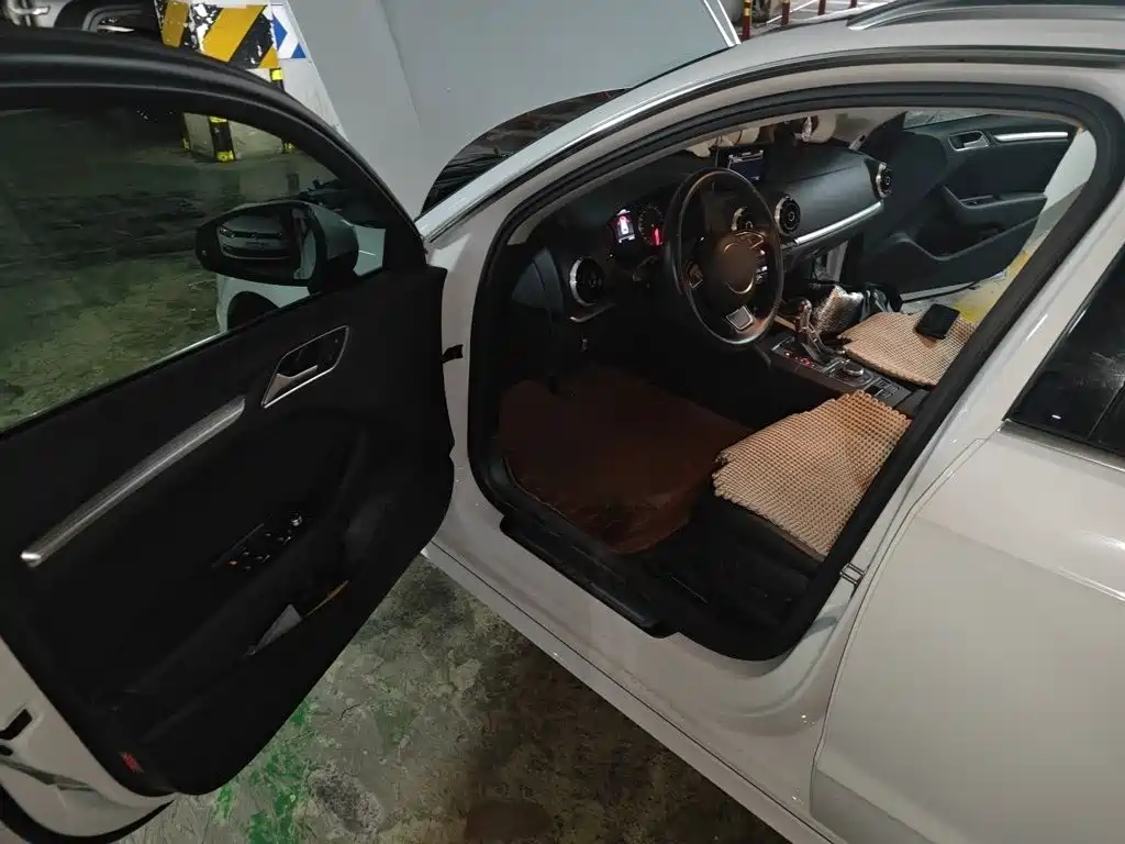 Audi A3 (Import) 2014 2014 Sportback 40 TFSI S line Comfort