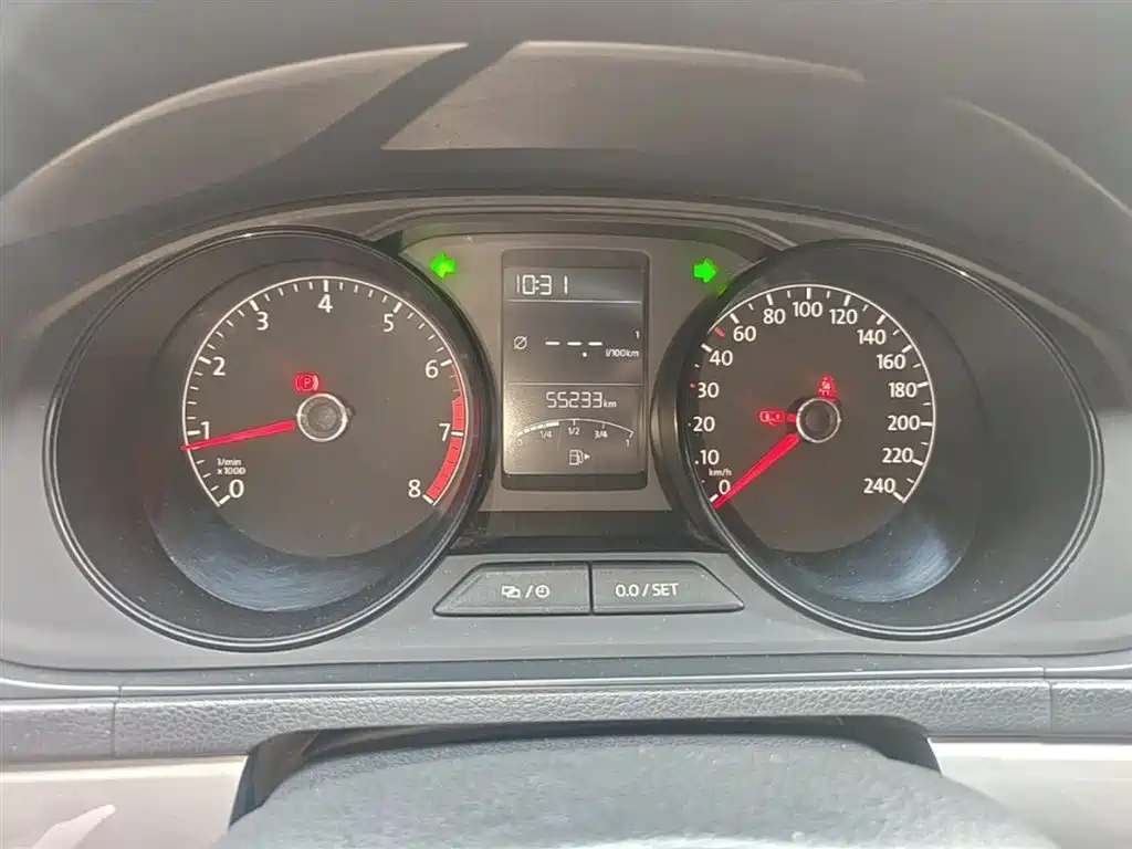 Volkswagen Lavida 2017 1.6L Manual Trend Edition фото 12