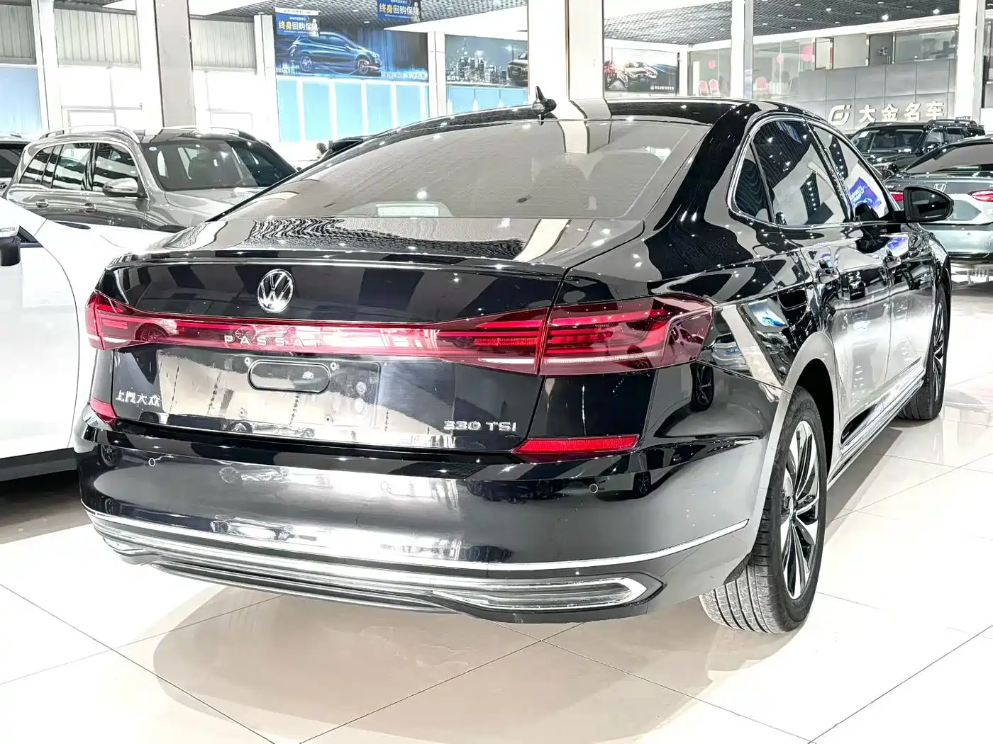 VOLKSWAGEN PASSAT