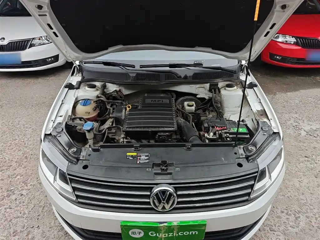 Volkswagen Lavida 2017 1.6L Manual Trend Edition фото 20