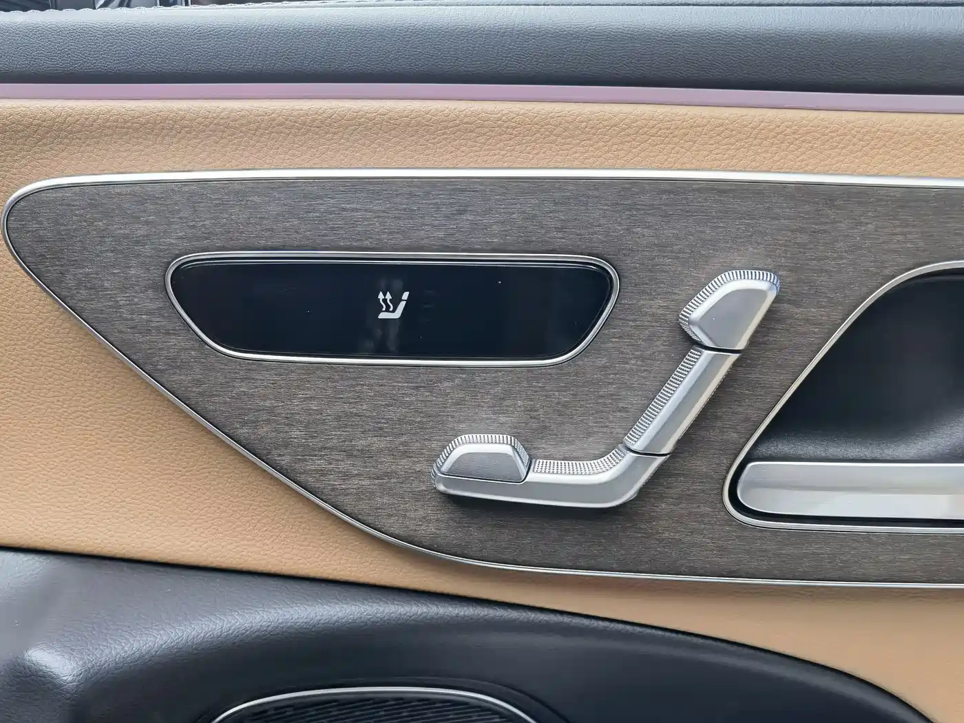 Mercedes-Benz E-Class 2025 E 300 L Fashion фото 15