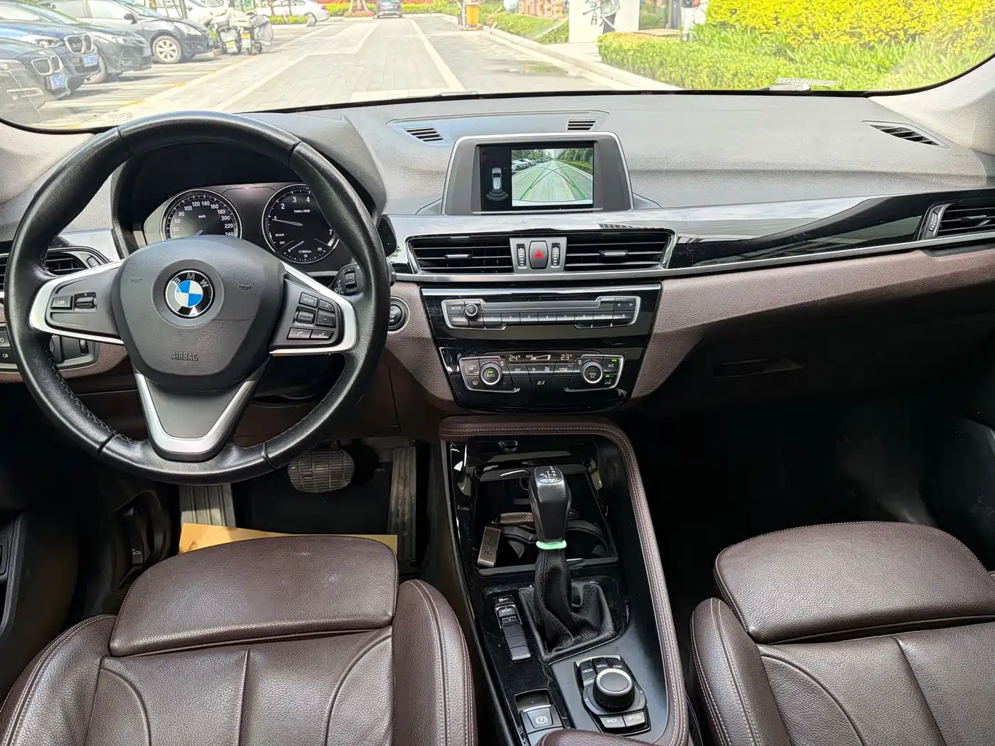 BMW X1 2018 sDrive18Li Premium Model фото 7