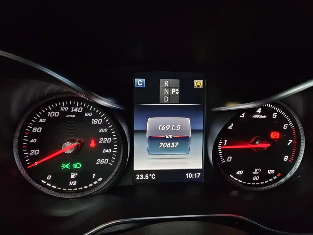 Mercedes-Benz GLC 2018 Facelift GLC 260 4MATIC Dynamic фото 8