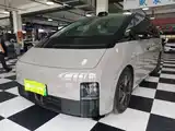 Photo 2 - Li Auto MEGA