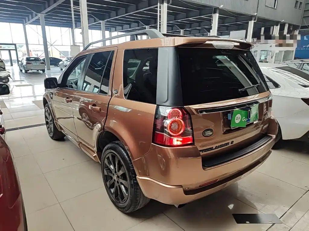 Land Rover Freelander 2 2015 2.0T Si4 HSE Luxury Collector's Edition фото 5