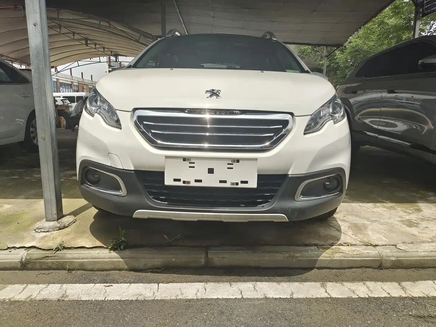 Peugeot 2008 2014 1.6L Automatic Fashion Edition фото 2