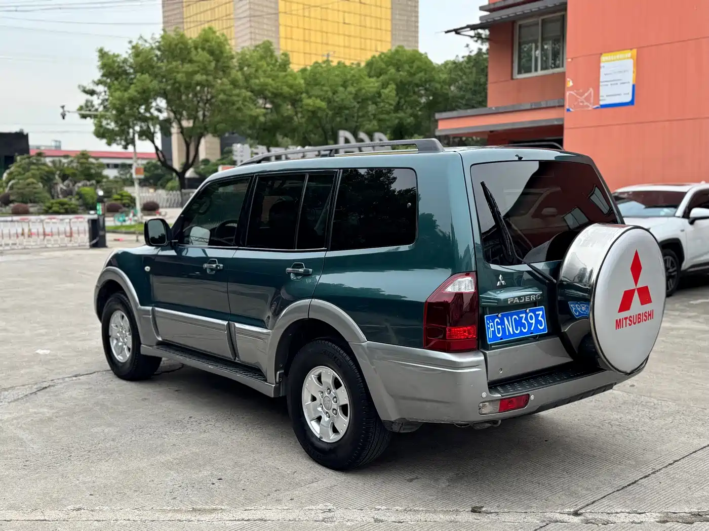 Mitsubishi Pajero 2007 2006 Model 3.0L AT GLX