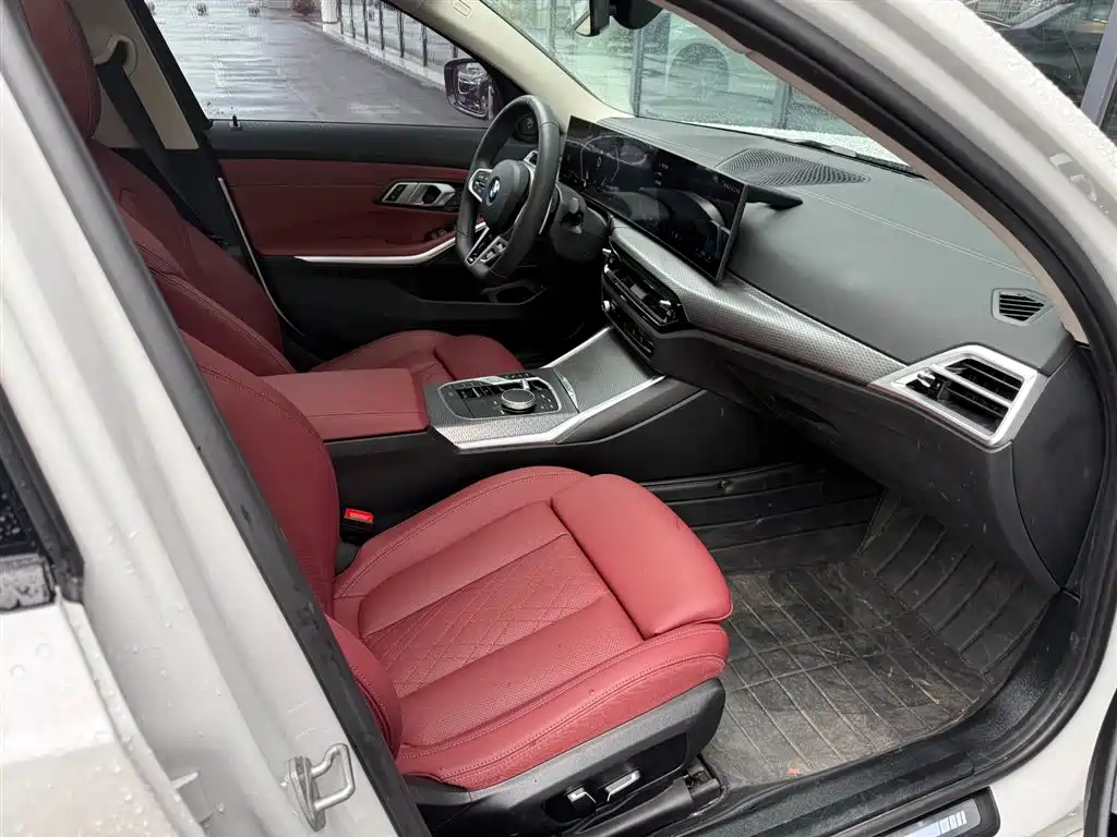 BMW 3 Series 2025 330Li M Sport Night Edition фото 15