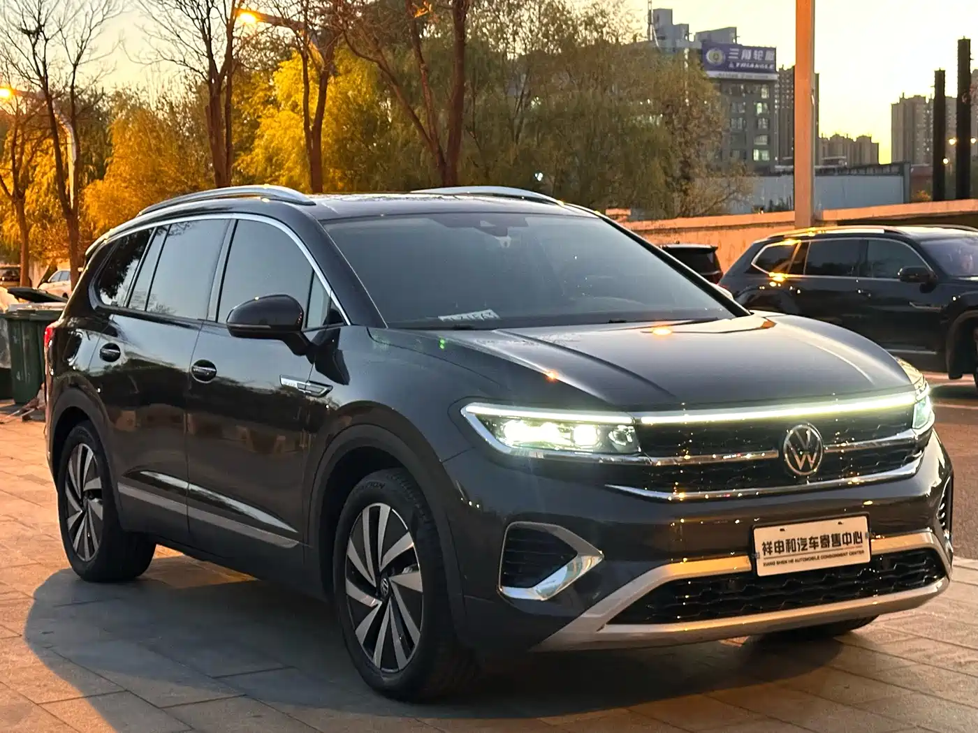 Volkswagen Talagon 2022 380TSI 4WD Luxury Premium Pro Edition 7-Seater фото 2