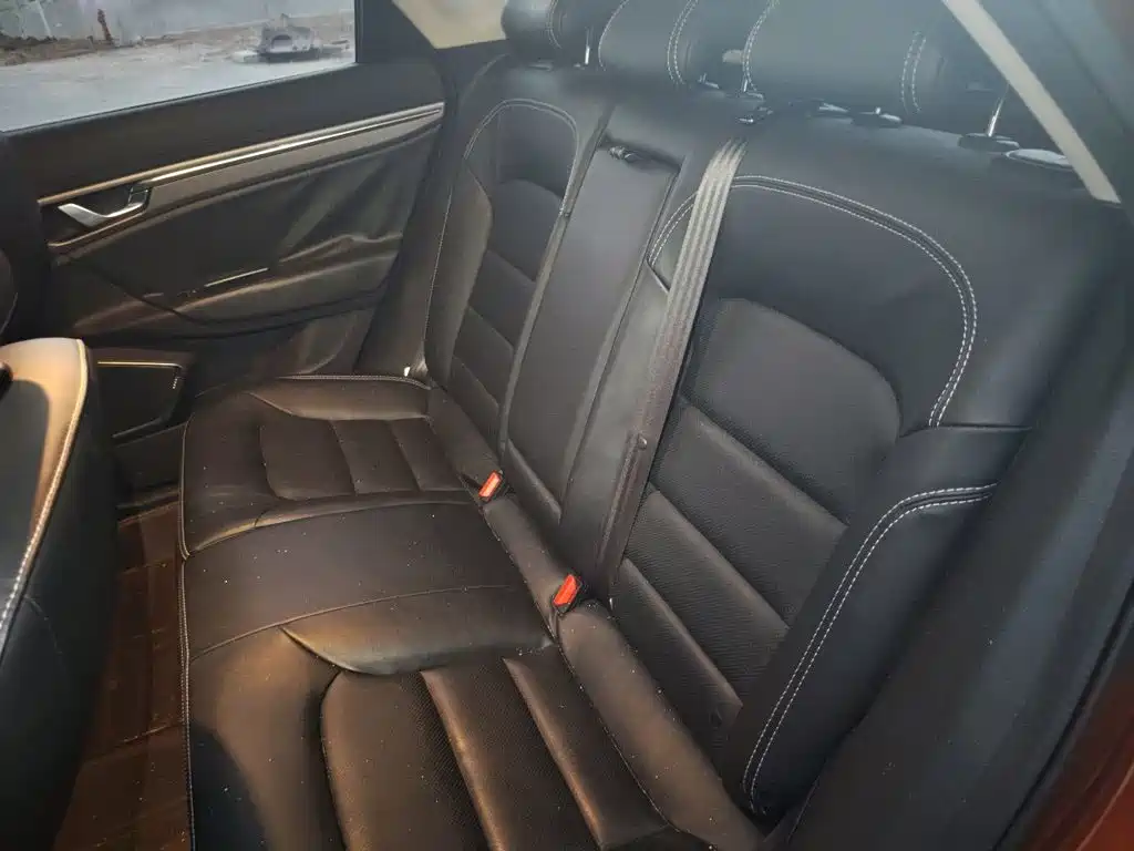 Photo 15 - Geely Emgrand GS