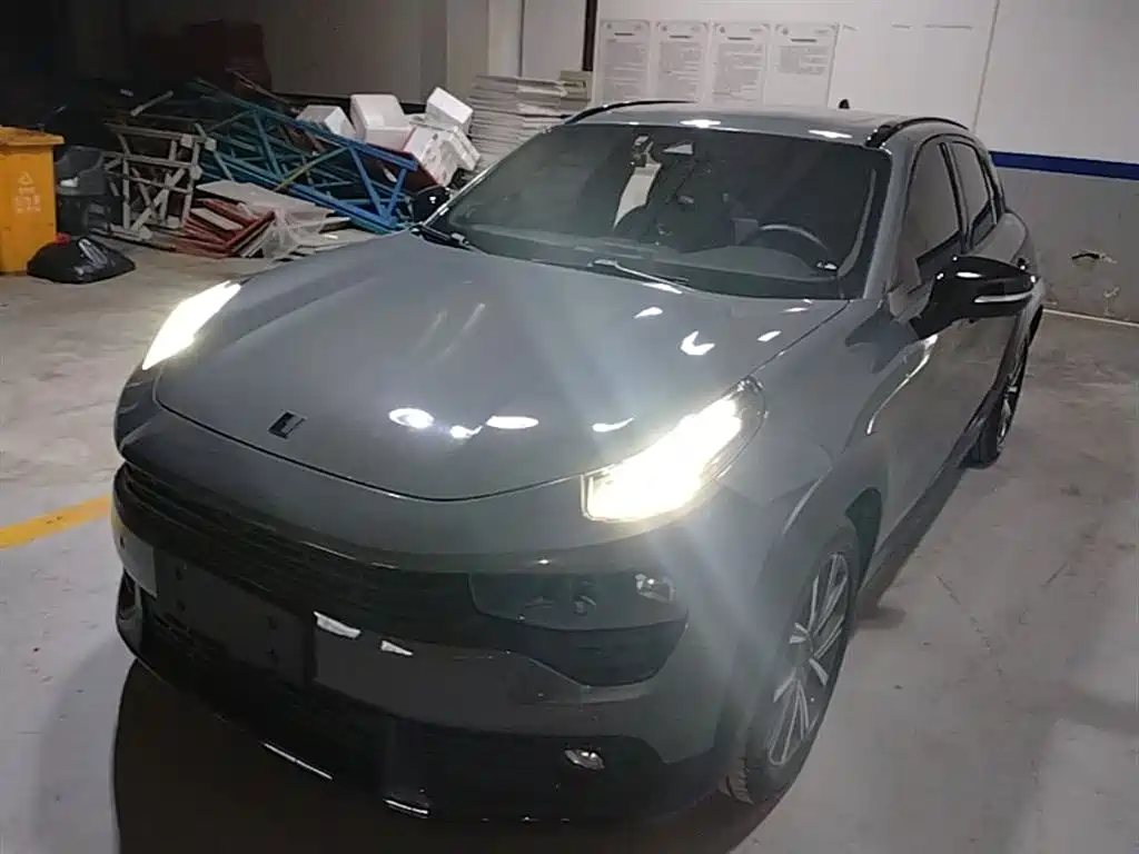 Lynk & Co 02 2021 1.5TD DCT 2WD Power Champion Edition фото 2