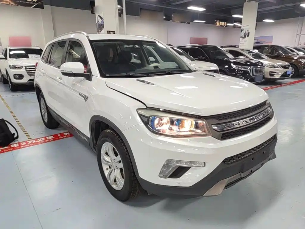 Фото 4 - Changan CS75