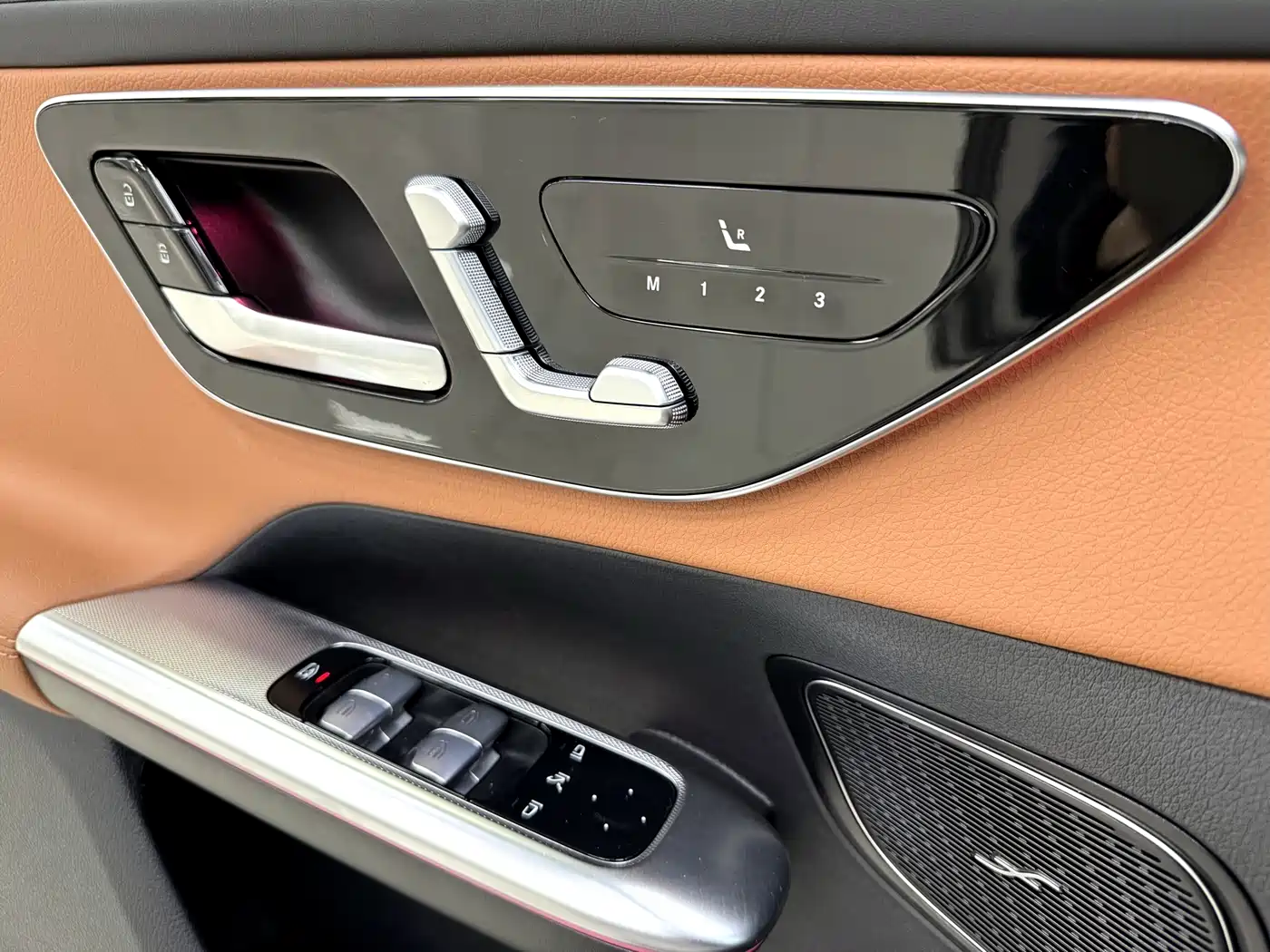 Mercedes-Benz GLC 2024 GLC 300 L 4MATIC Dynamic 5-seater фото 16