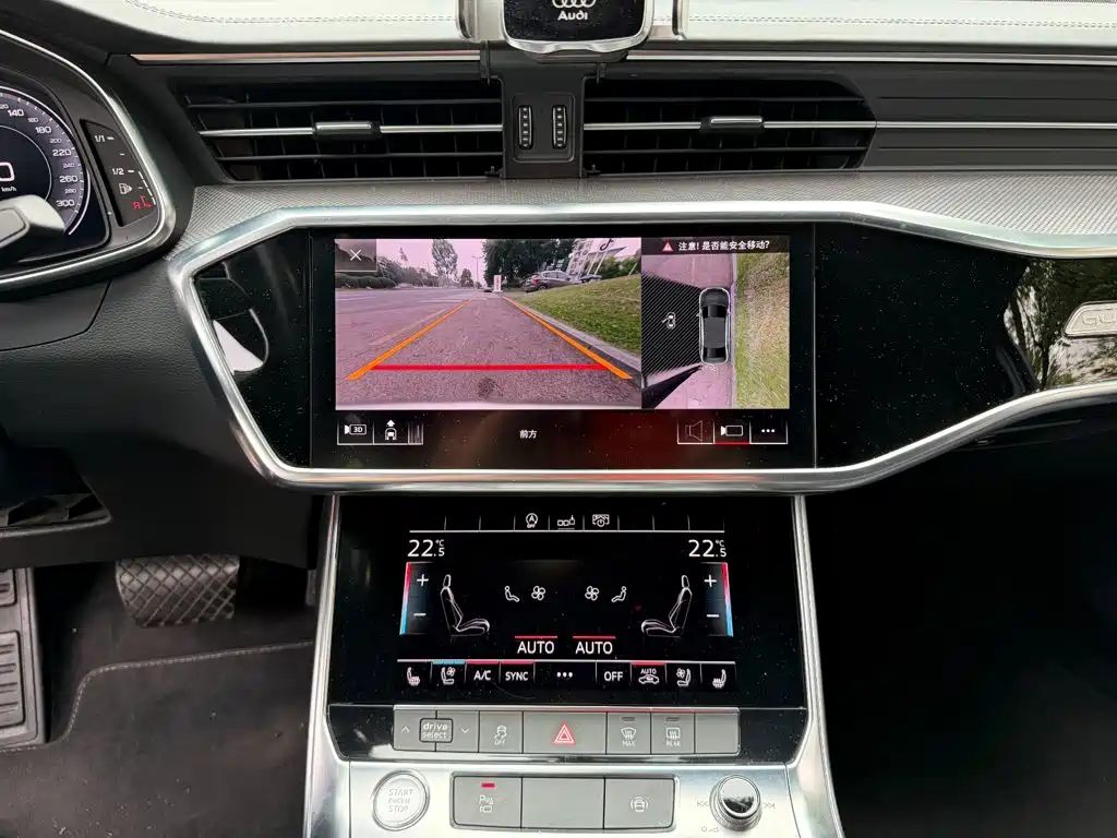 Фото 10 - Audi A6L