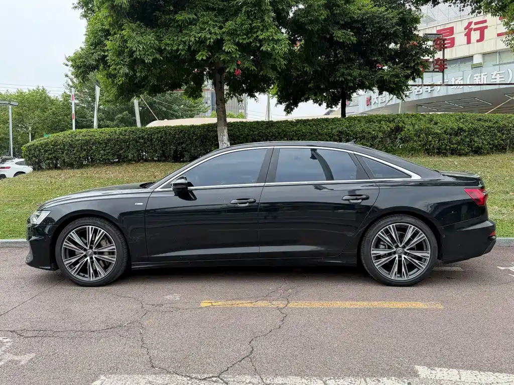 Фото 3 - Audi A6L