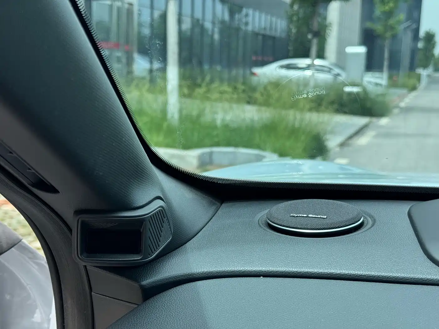 Geely Galaxy Galaxy A7 2025 EM-i 150km Explorer+ Edition фото 10