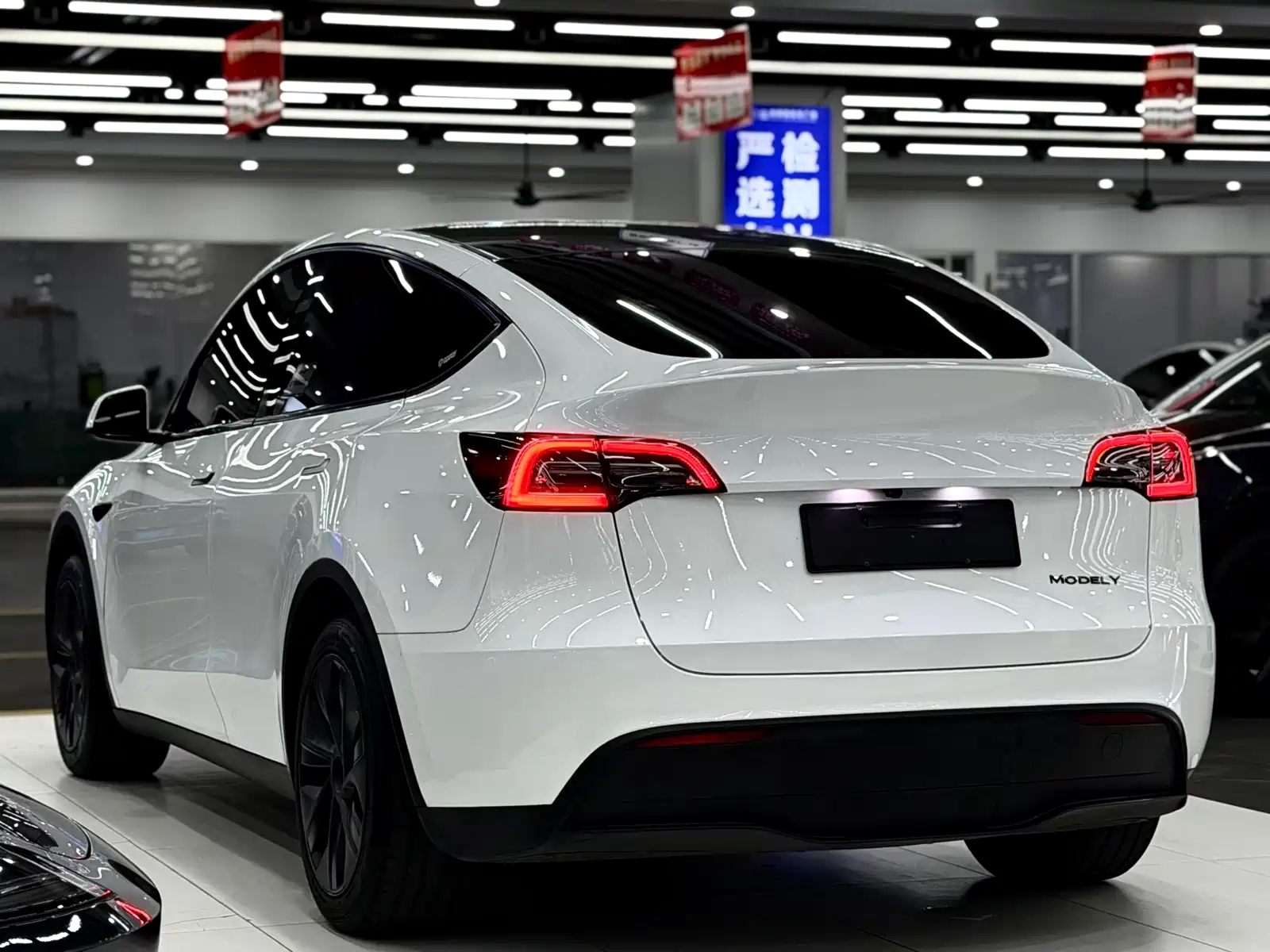 Фото 4 - Tesla Model Y