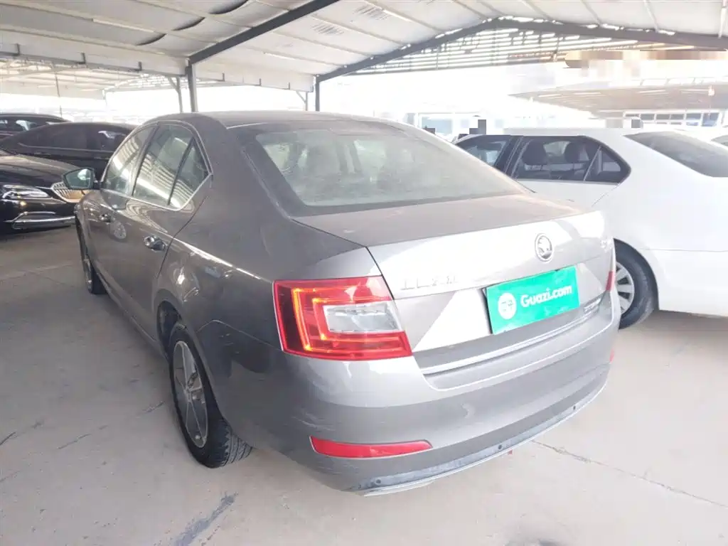 Škoda Octavia 2016 1.6L Automatic Smart Edition фото 23