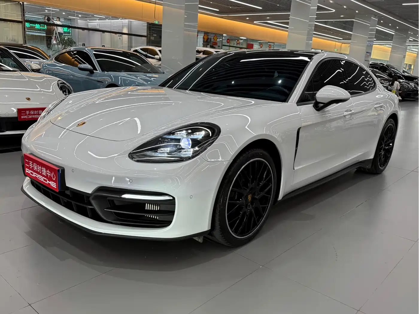 PORSCHE PANAMERA