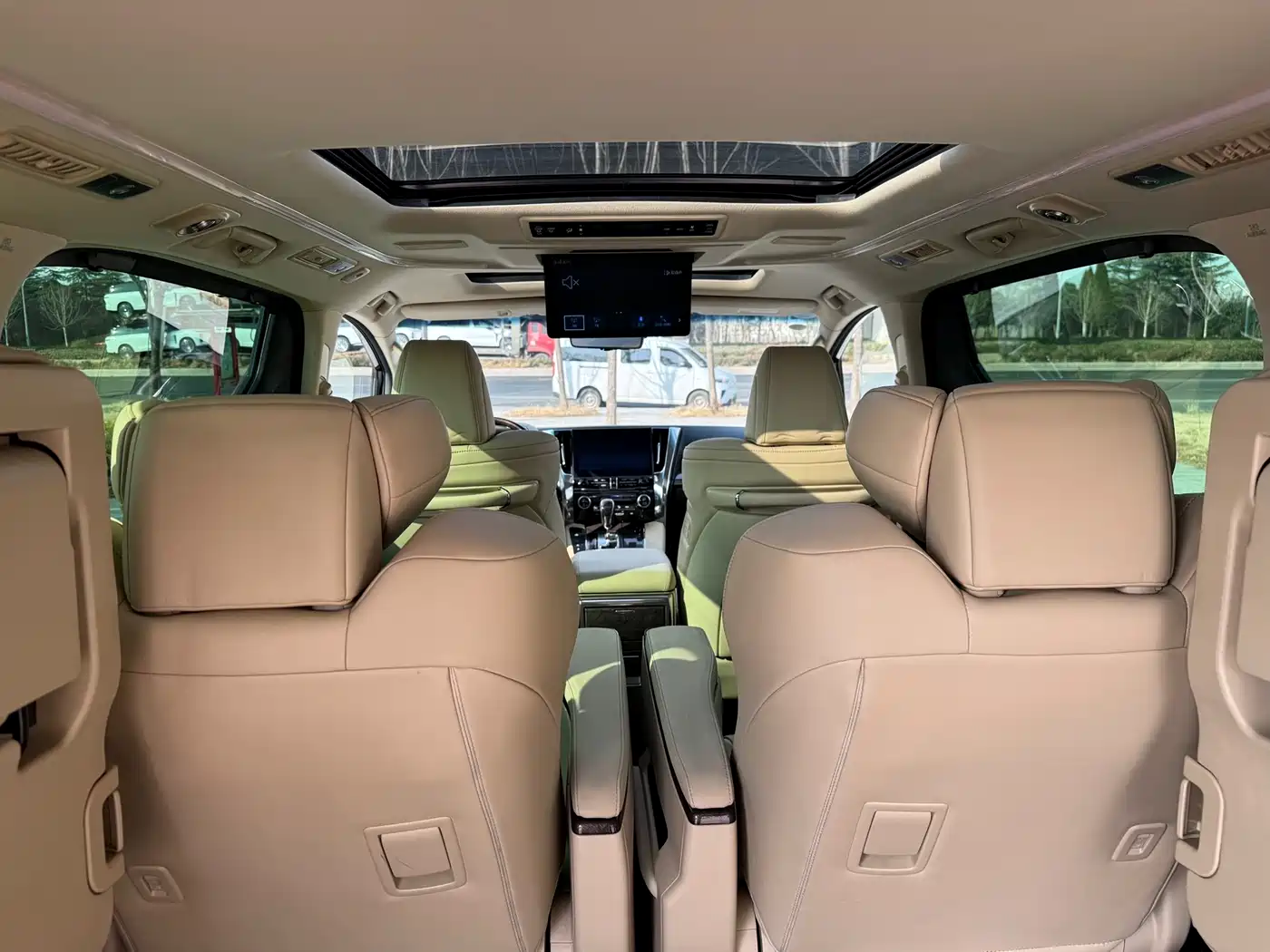 Toyota Alphard 2020 Hybrid 2.5L Premium Edition фото 11