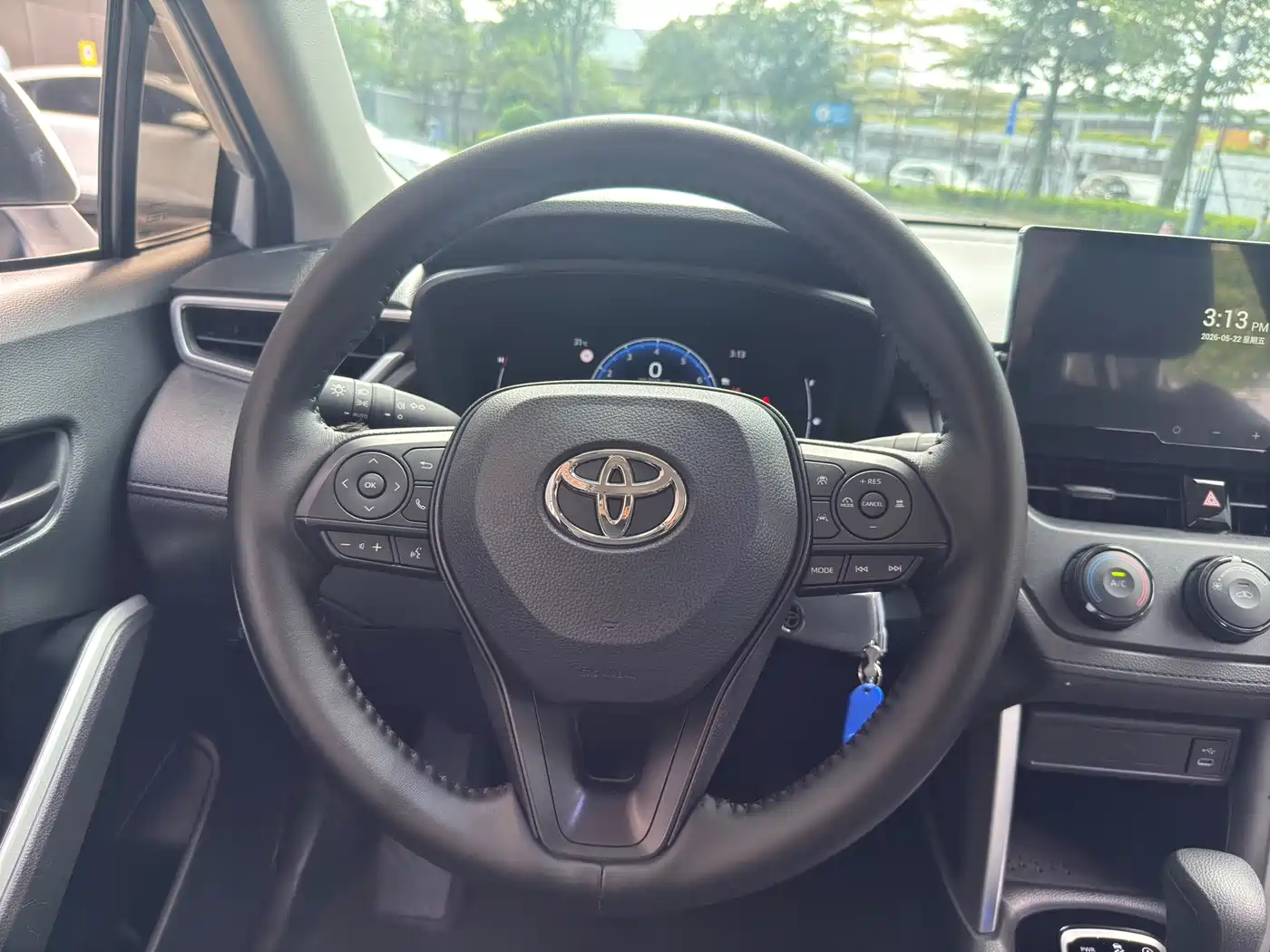 Toyota Corolla Cross 2023 2.0L Pioneer Edition фото 15