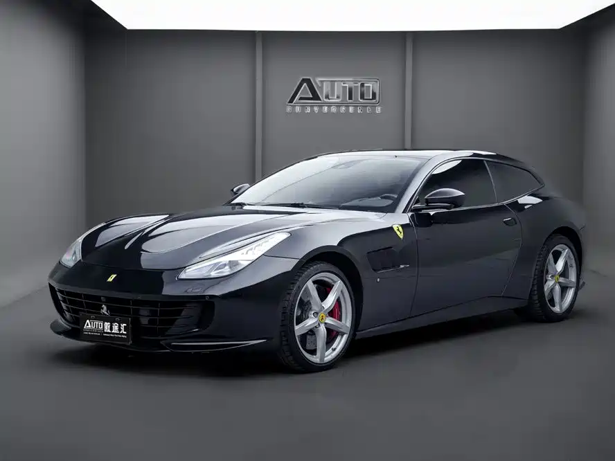 Фото 1 - Ferrari GTC4Lusso