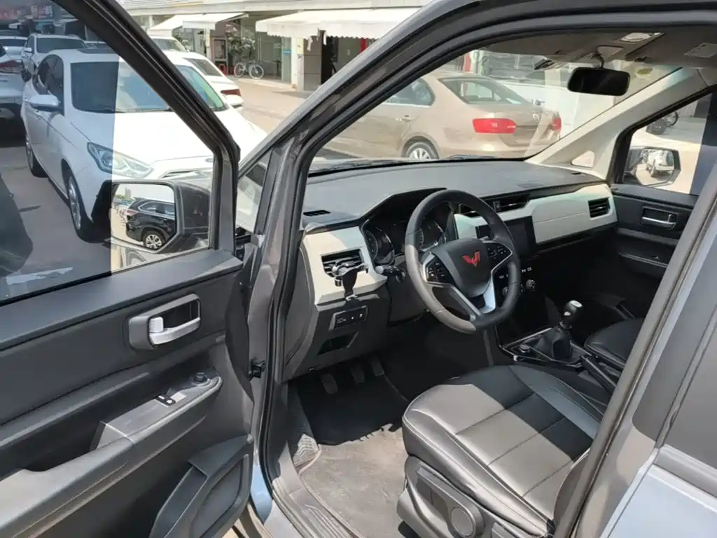 Wuling Motors Wuling Journey 2022 2021 1.5T Manual Luxury Commercial Vehicle