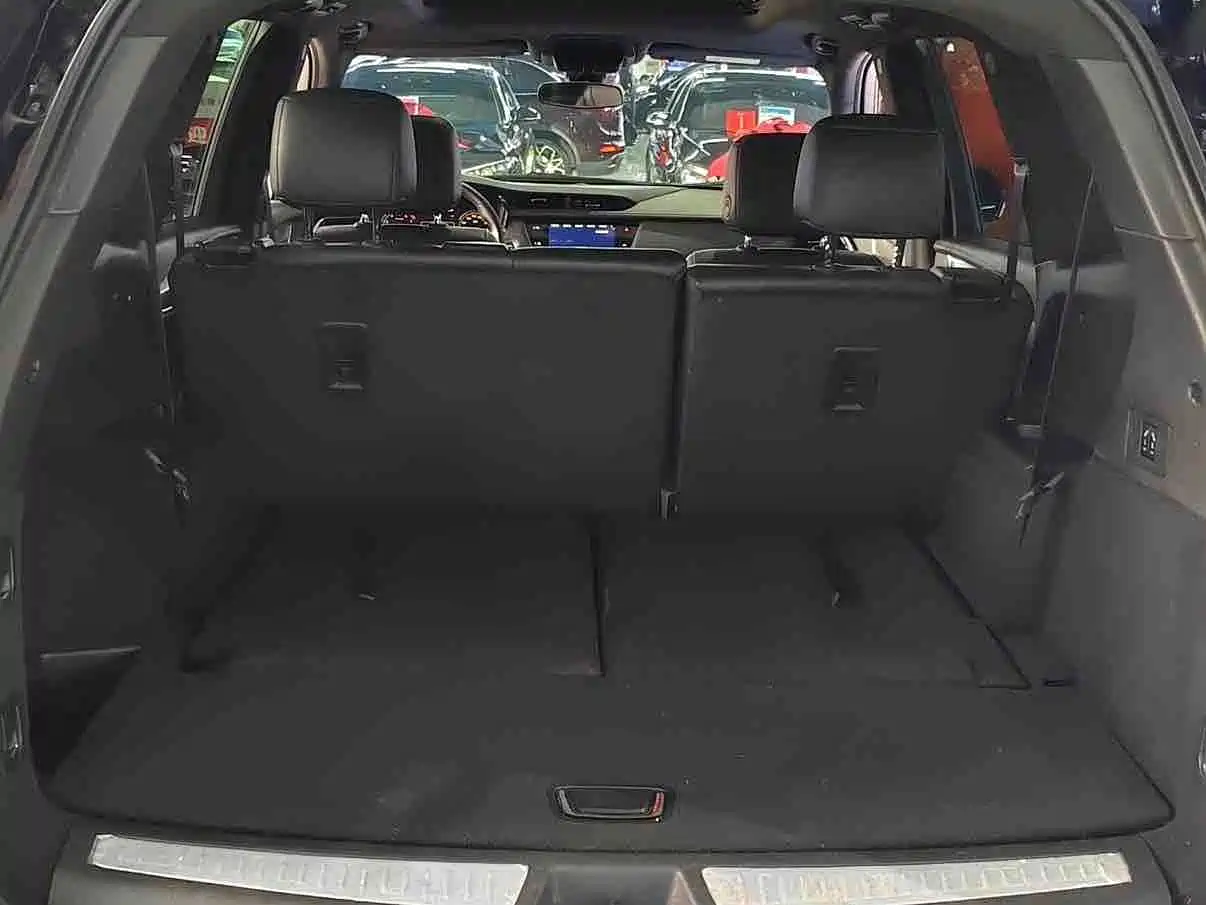 Фото 19 - Cadillac XT6