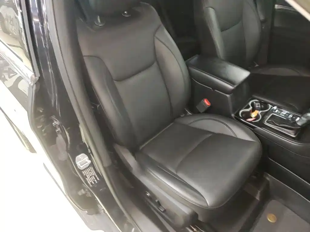 صورة 25 - Jeep Grand Commander