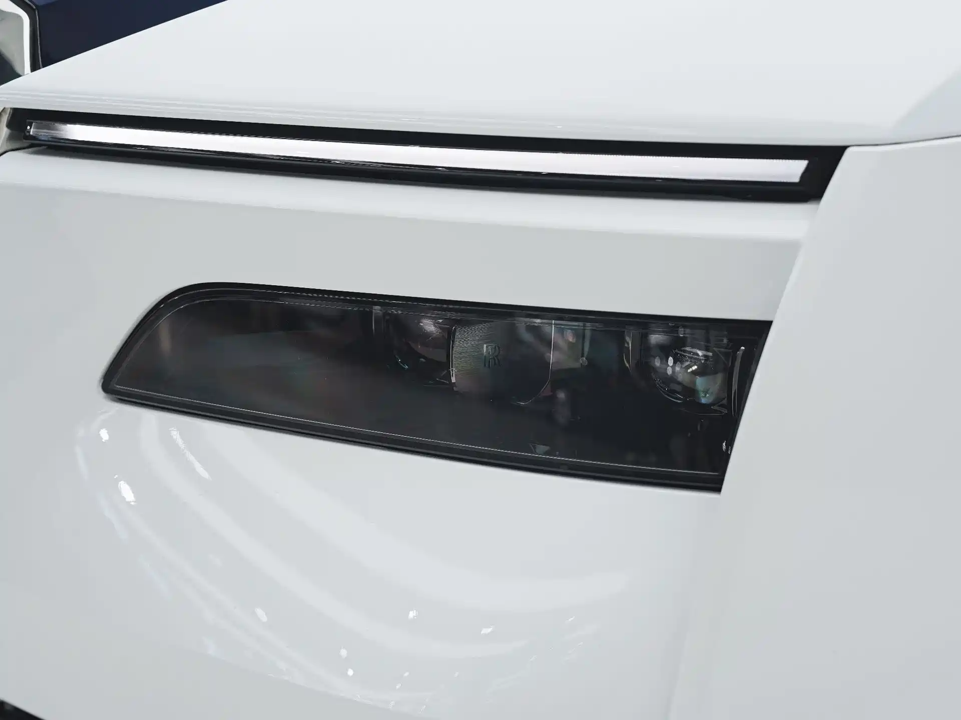 Фото 6 - Rolls-Royce Spectre