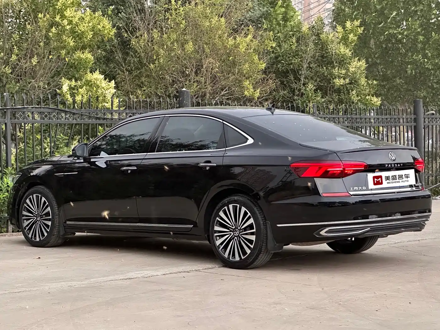 VOLKSWAGEN PASSAT